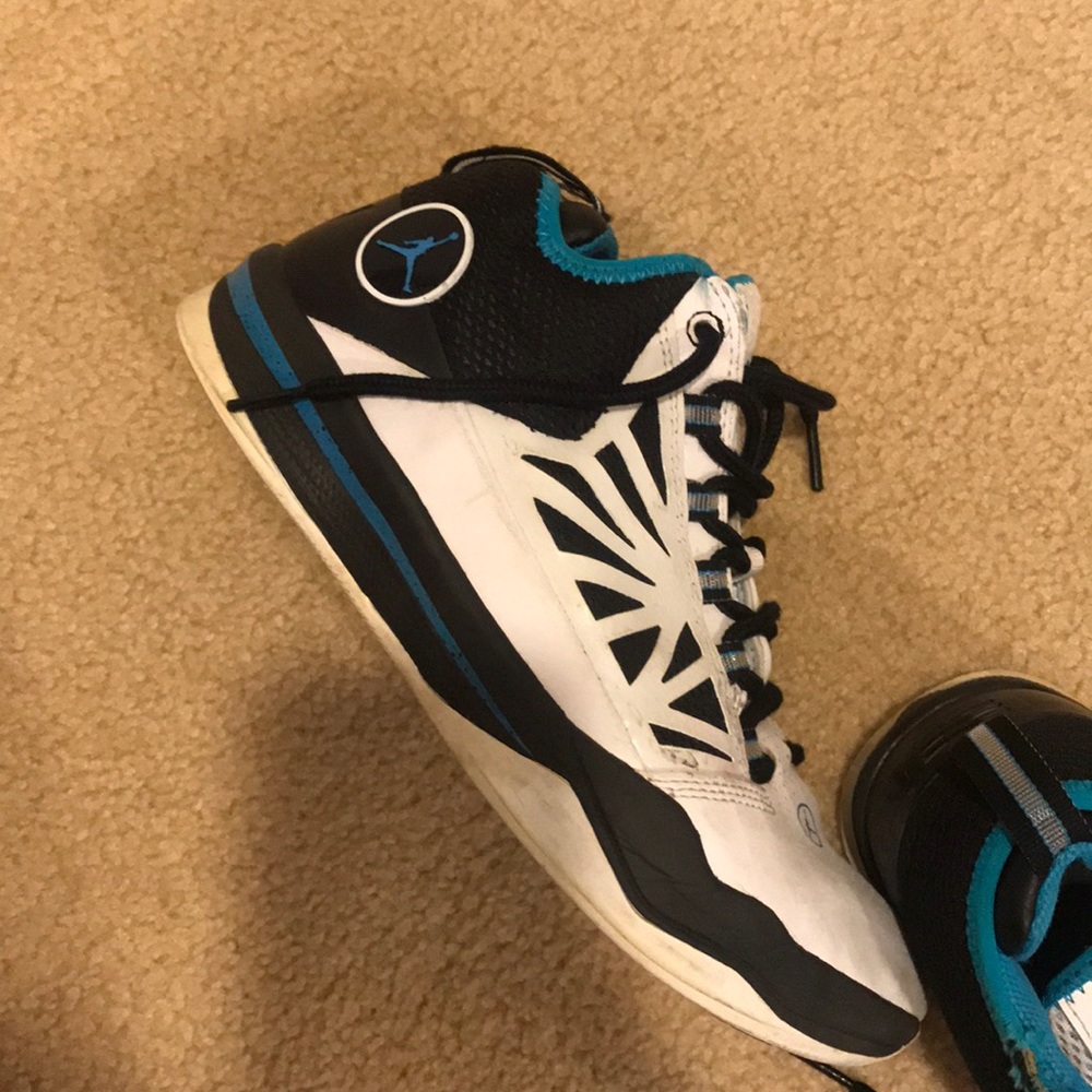 Jordan sneakers - Picture 3 of 6